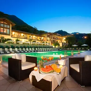 https://residence-delle-rose-tremosine.it-lombardy.com