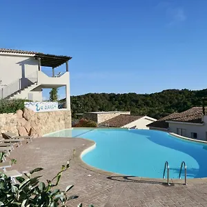 Con Piscina A 4 Km Da Baja Sardinia Aparthotel